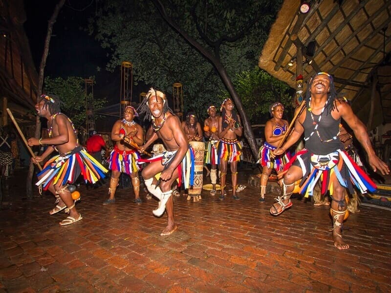 4 Days Zimbabwe & Zambia Cultural Tour